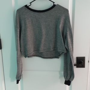 Cropt long sleeve woman's shirt